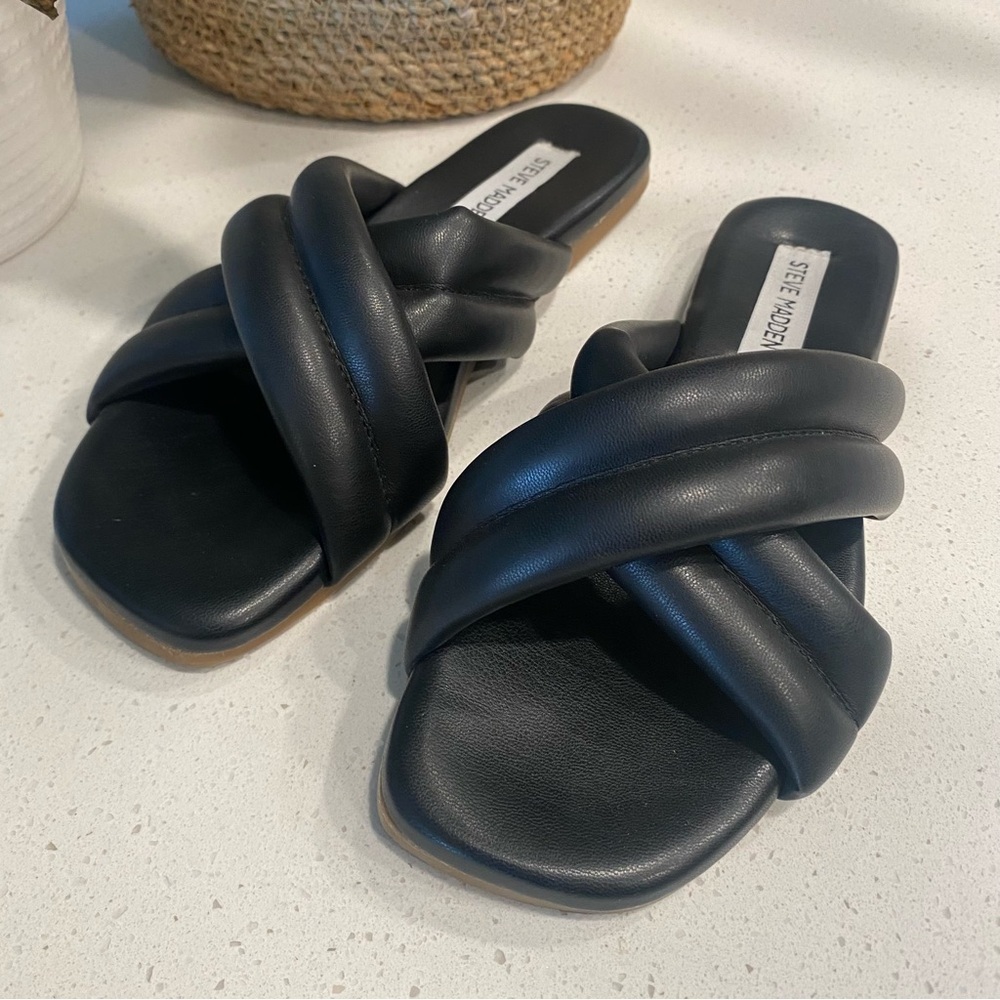 Steve Madden Puffy Criss Cross Slip On Slide Sandals - Picture 2 of 6